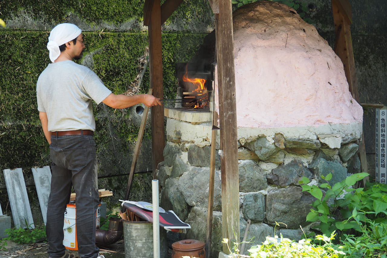 ときには石窯でピザを焼くこともあります。