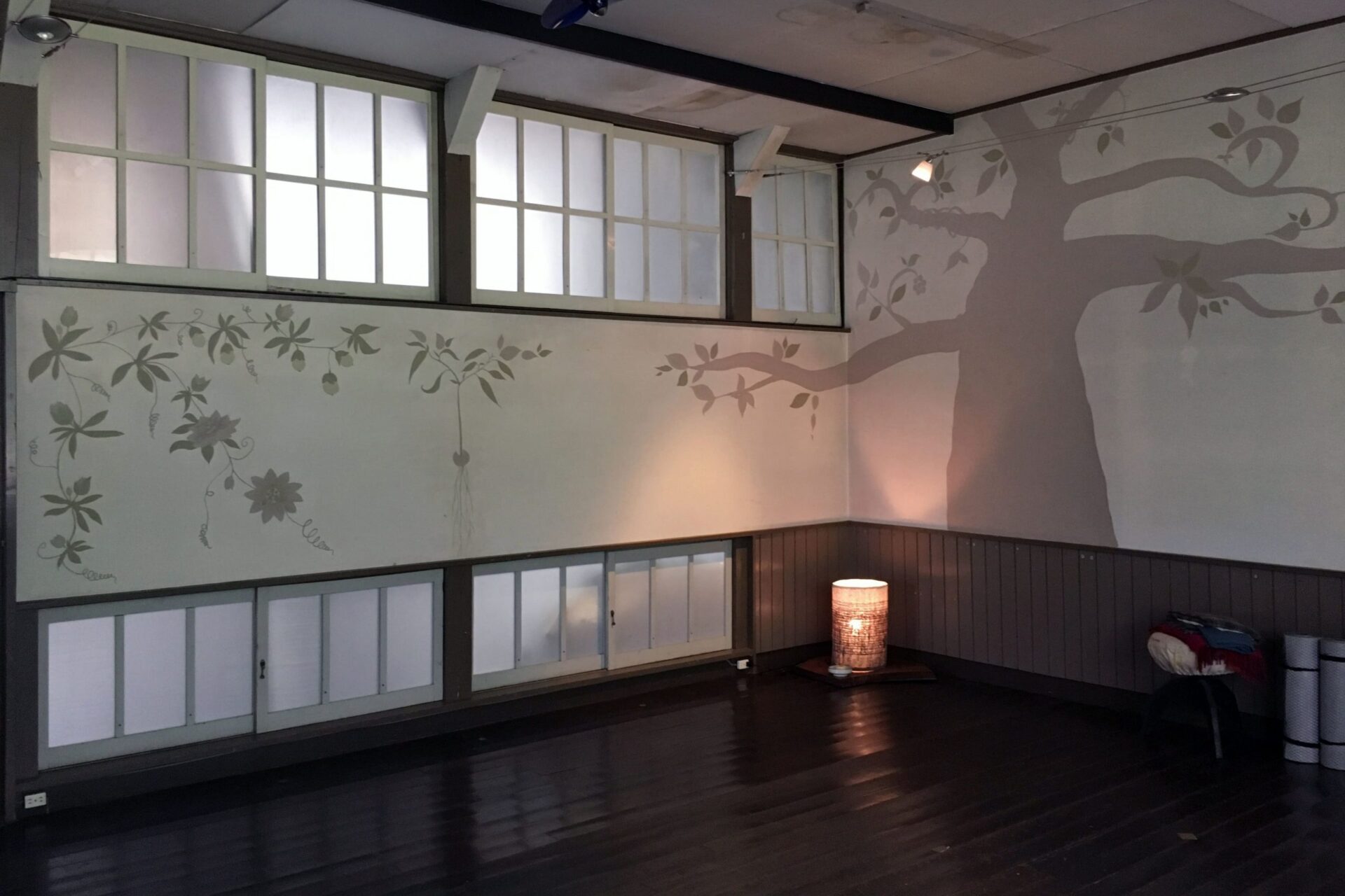 あなぐま舎の内部です。旧保育所の気持ち良い空間です。